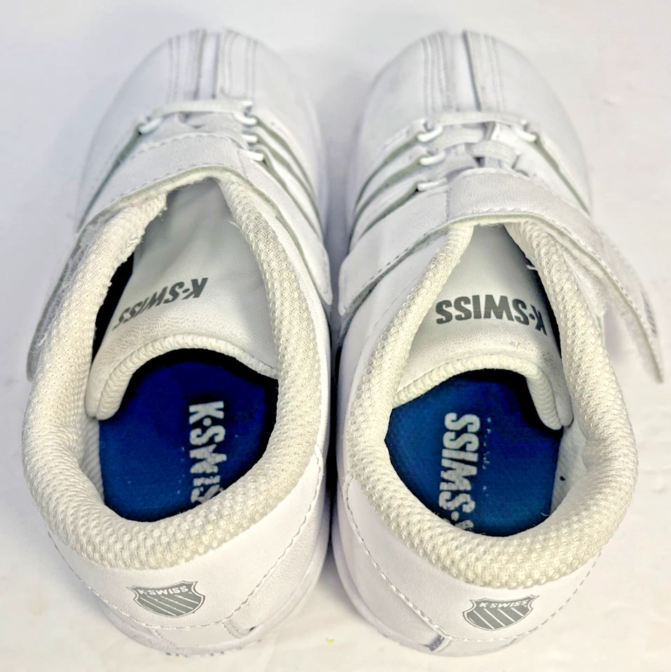 Zapatilla deportiva clásica VN para niños K-Swiss blanca talla 10 usada Foto 2 de 4