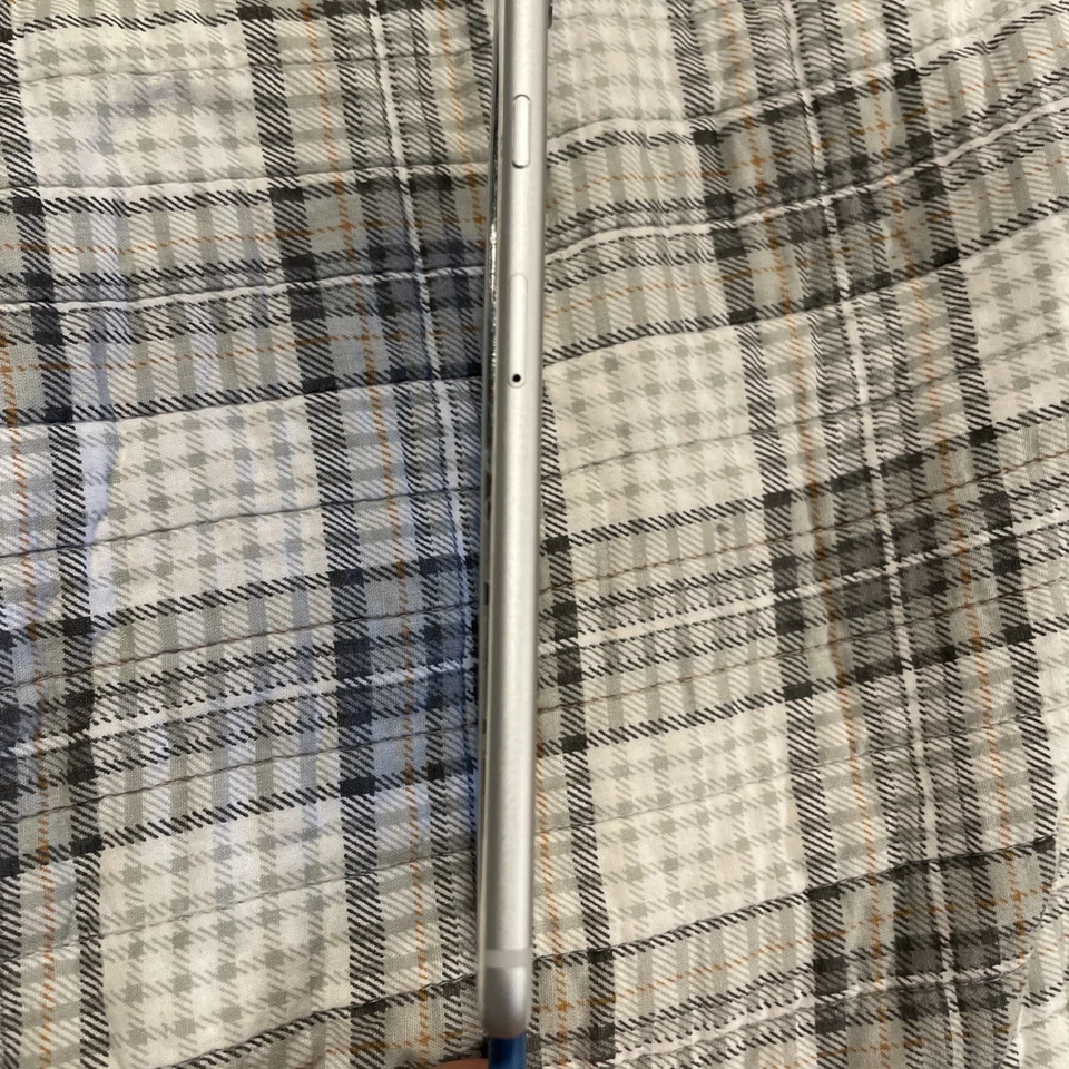 iPhone 6 Plus 64gb White/silver - Image 4 of 4