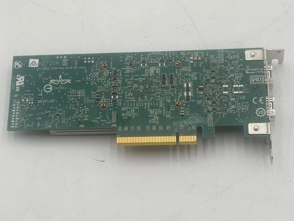 Tarjeta de interfaz de red Dell Y40PH Broadcom 2 puertos 10 GB Foto 4 de 4