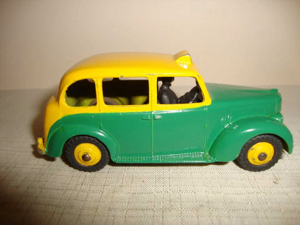 DINKY TOYS 254 AUSTIN TAXI - VERY GOOD  in original BOX - Image 4 of 4
