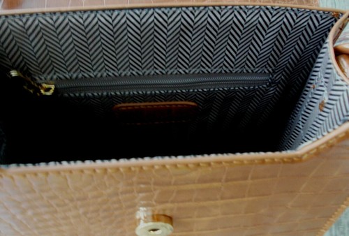 NWT MODA LUXE CROSSBODY EMBOSSED CROC W/ TORTOISE CHAIN LINKS - Picture 3 of 3