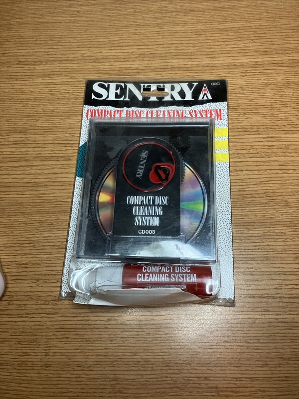 VINTAGE SENTRY RADIAL SPIN COMPACT DISC CLEANING SYSTEM - BRAND NEW