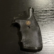 Pachmayr Gripper Smith & Wesson N Frame 1 Grip