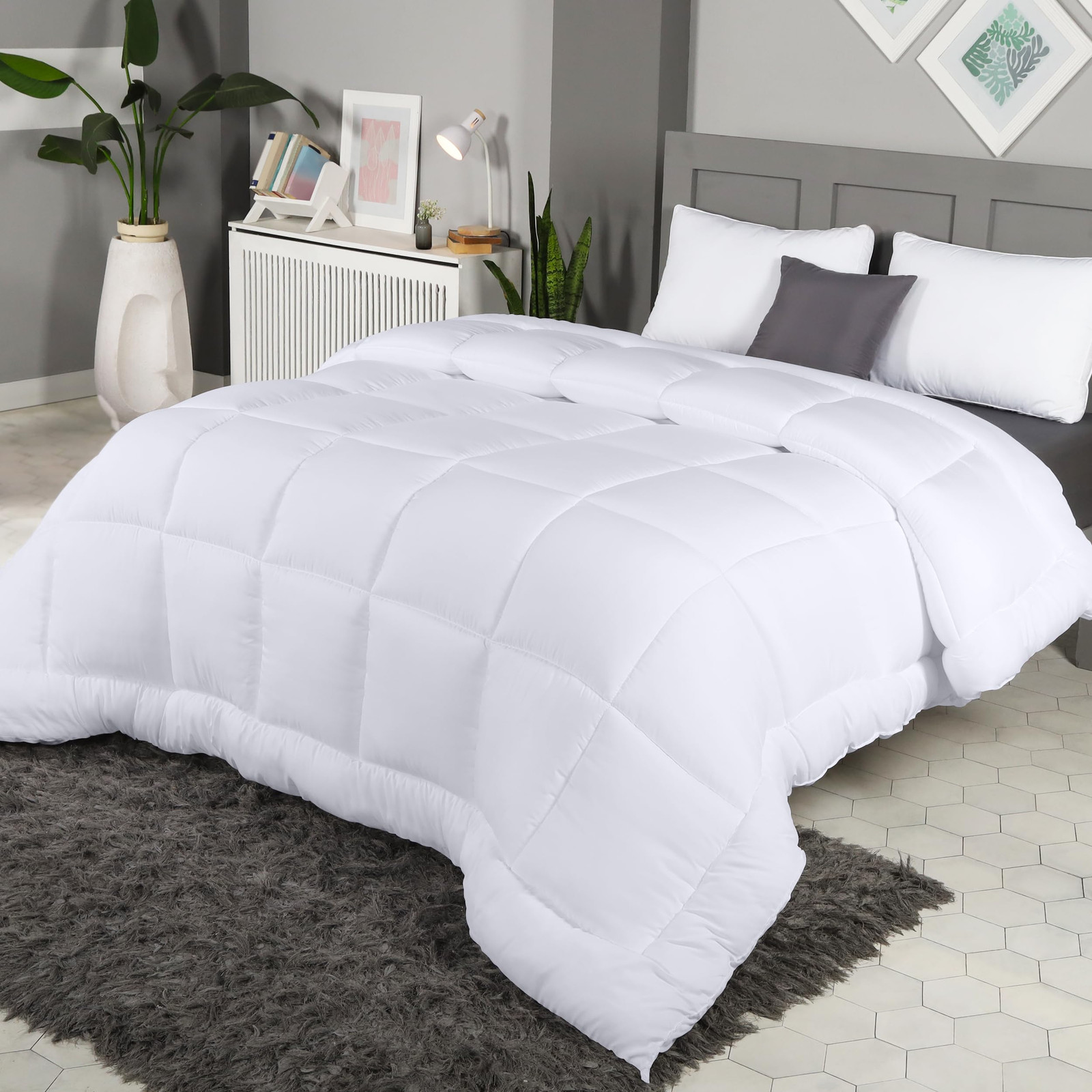 All-Season Down Alternative Twin Quilted Comforter with Corner Tabs Insert