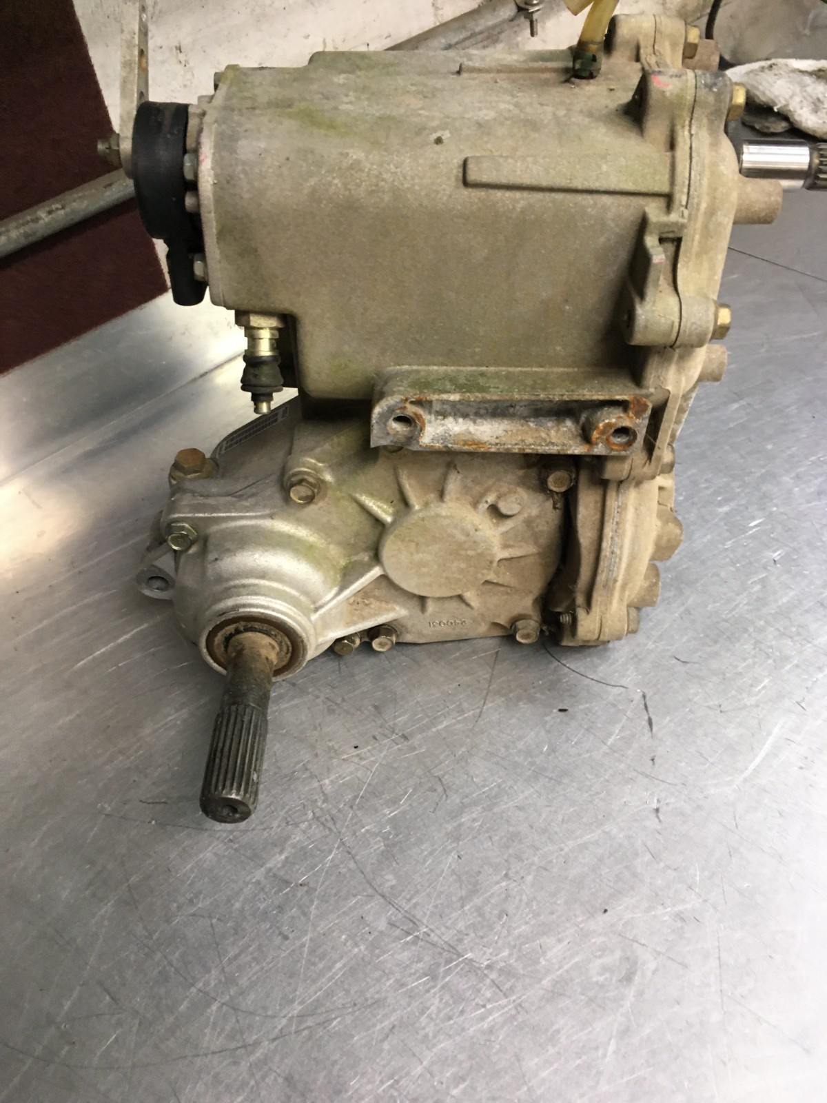 2002 2003 POLARIS SPORTSMAN 700 transmission gear case