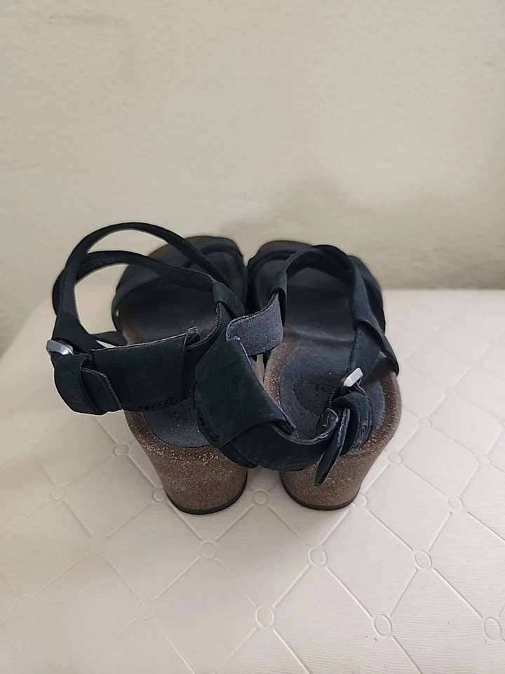 Teva Womens Mahonia Wedge Heel Cross Strap Sandals 8.5 Black Nubuck Leather - Image 3 of 4