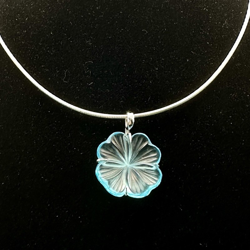 LALIQUE France Blue Crystal BONHEUR Four Leaf Clover Pendant Chain Necklace