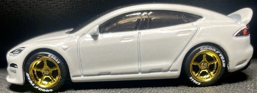 Hot Wheels White Tesla Model S Plaid CUSTOM Wheel & Tire Real Riders - Picture 2 of 5