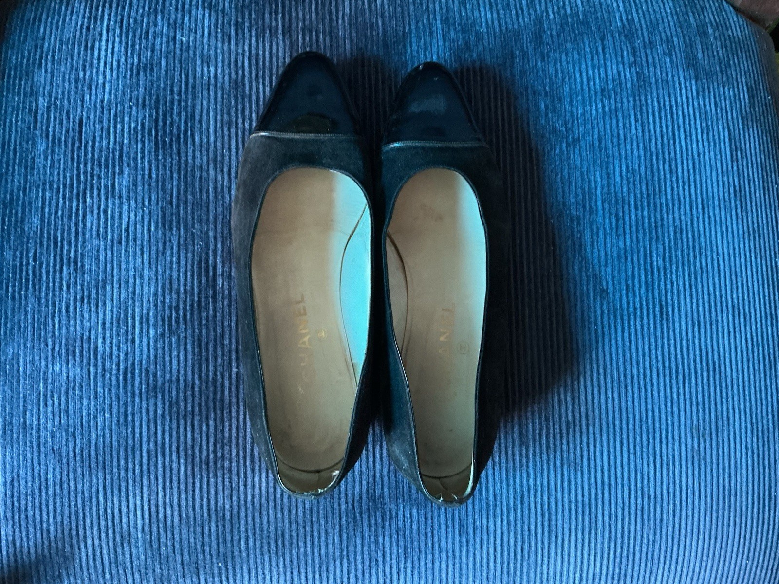 Vintage Chanel Size 9.5 Suede Ballerinas Paris 1980s Patent Trim