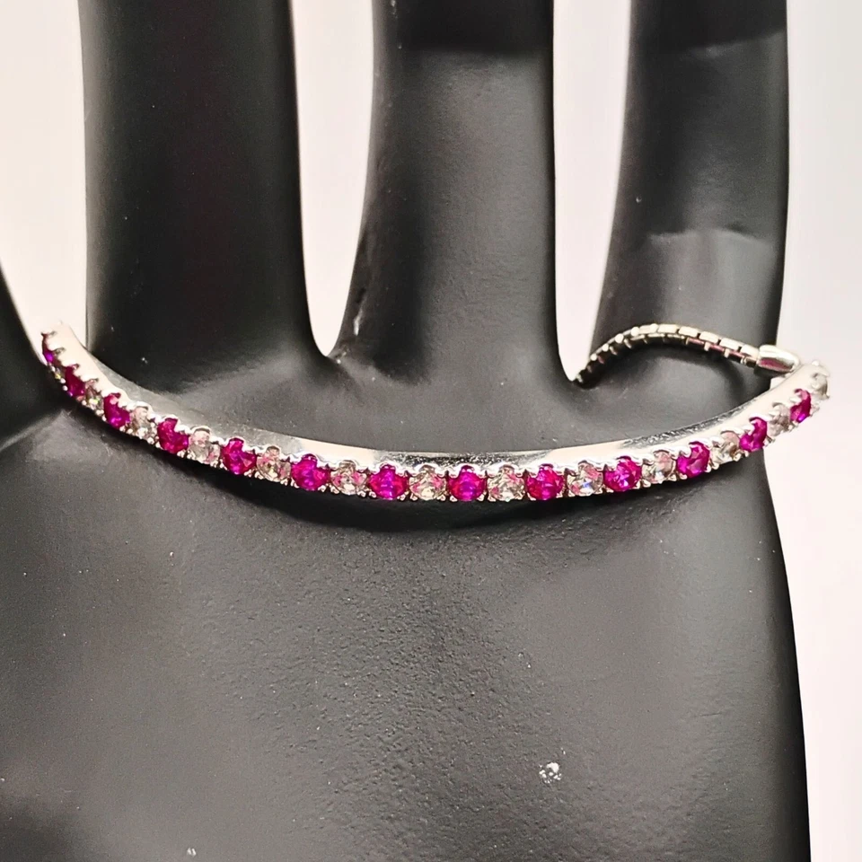 Brazalete deslizante de circón cúbico rubí simulado enchapado en plata para mujer Barbiecore Glam Foto 2 de 4