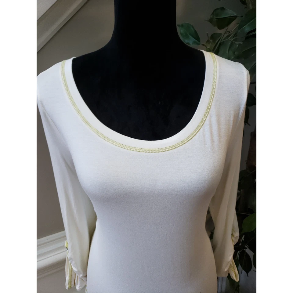 Túnica para mujer Matilda Jane cuello redondo mediana marfil manga larga con volantes a rayas Foto 2 de 4