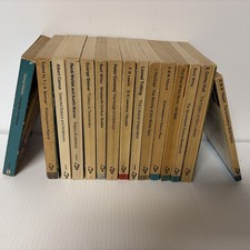 Vintage Job Lot x 16 vintage vintage Penguin Paperback Books Great Britain 60s