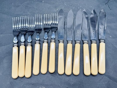 VINTAGE GEORGE BUTLER SHEFFIELD ENGLAND BAKELIT GRIFF FISCH BESTECK SET 12-TEILIG