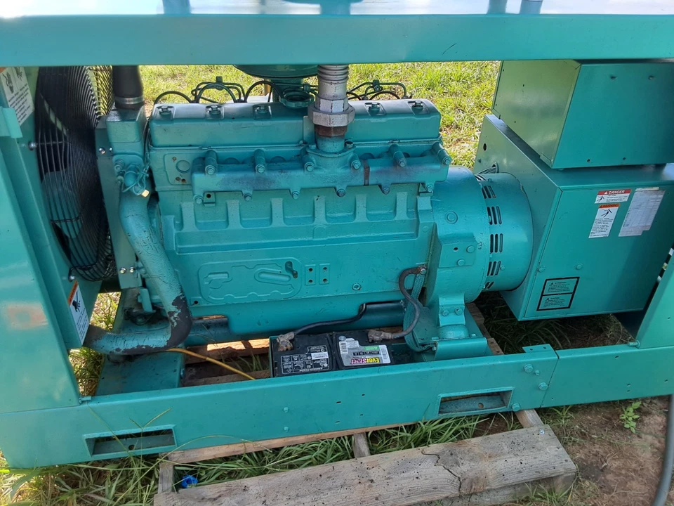 Gerador a diesel ONAN 30 KW, baixas horas - Imagem 4 de 4