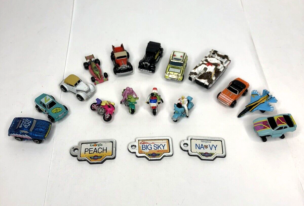 Micro Machines Mixed Lot of 17 Vehicles w/ Took Kit & Play Set Piece