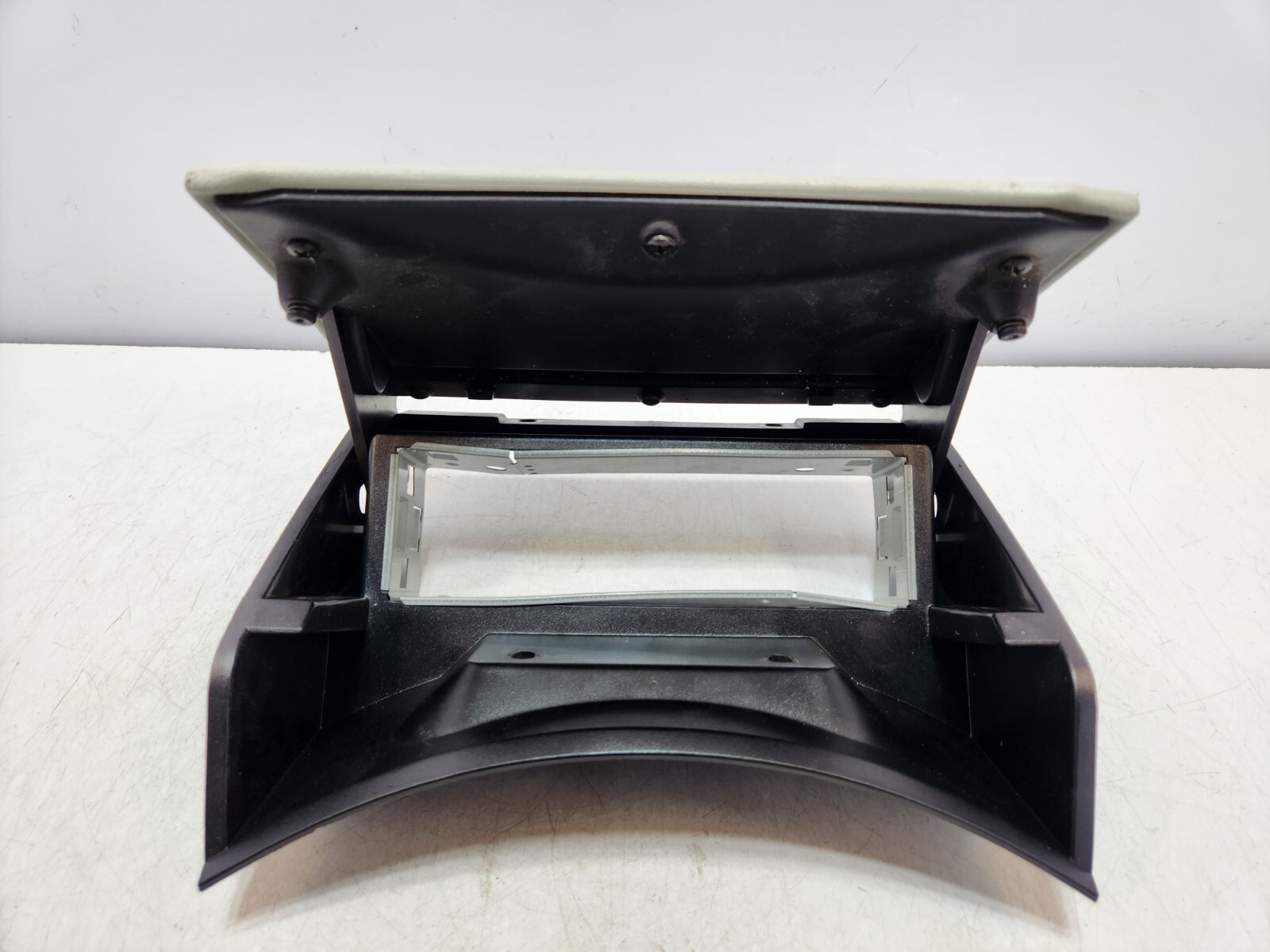 ✅ 03-08 OEM Maserati Quattroporte M139 Dashbaord CD Changer Lid Cover Trim Gray