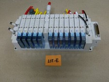 SMC Pneumatic Manifold 13 - Port with 12 pcs SY58100R-5UI LOT - E