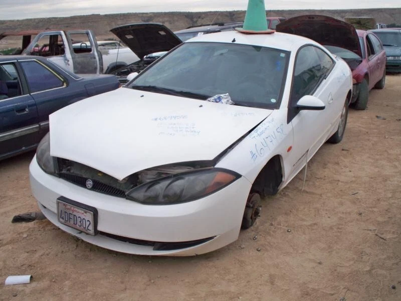 Eje de transmisión exterior delantero derecho usado se adapta a: Mercury Cougar R 1999. Conjunto exterior Foto 2 de 4