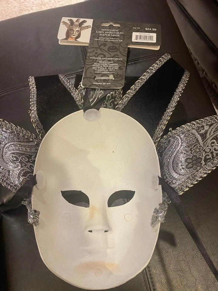 Máscara Bufón Arlequín Dama Masqarae Nueva con Etiquetas - Plata y Negro Brillo Estilo Veneciano Foto 2 de 4