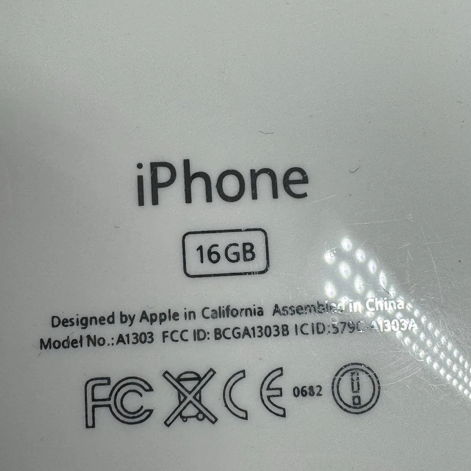 Lote De 3 Apple iPods 16GB A1303, 32GB A1303 y 32Gb A1318, Para Piezas No Probadas Foto 4 de 4