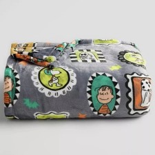PEANUTS Snoopy 60"x72" Throw Blanket Halloween Costumes Windows Charlie Brown