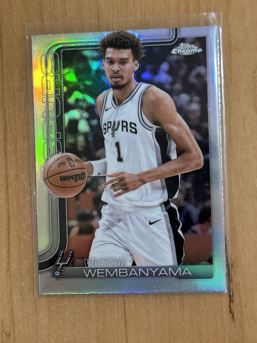 Hot🔥2025-26 Topps Chrome Victor Wembanyama Refractor Holo 221