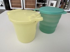 Tupperware-Set: 2 x Kännchen (je 250 ml), 1 x gelb, 1 x türkis