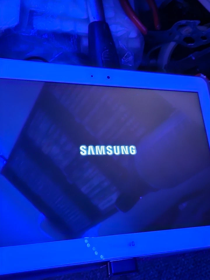 Samsung Galaxy Tab 2 10.1 I P5110 I Wi-Fi I 16GB I 10.1" I  White - Image 2 of 4