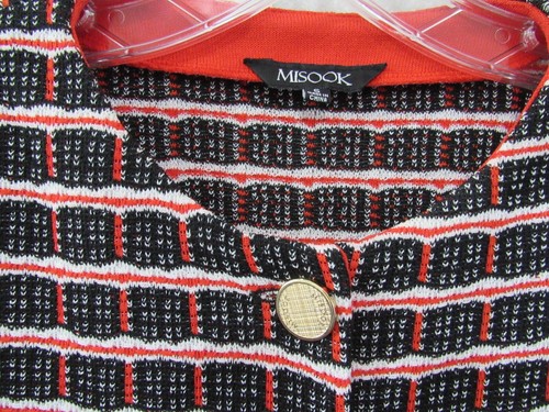 NEW Misook Jacket Blazer S Black Red White Plaid Knit Gold Logo Buttons Classic - Picture 3 of 5
