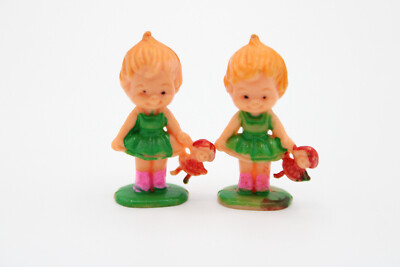 Ü-Ei Mädchen mit Puppe in der Hand Vintage 1978 2 stk