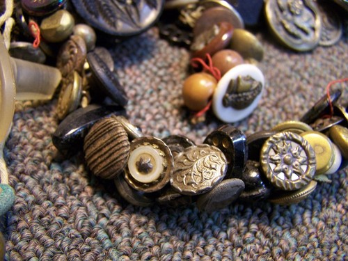 Estate Find Strings Chain Antique Buttons Sewing Mixed Lot - Picture 8 of 24