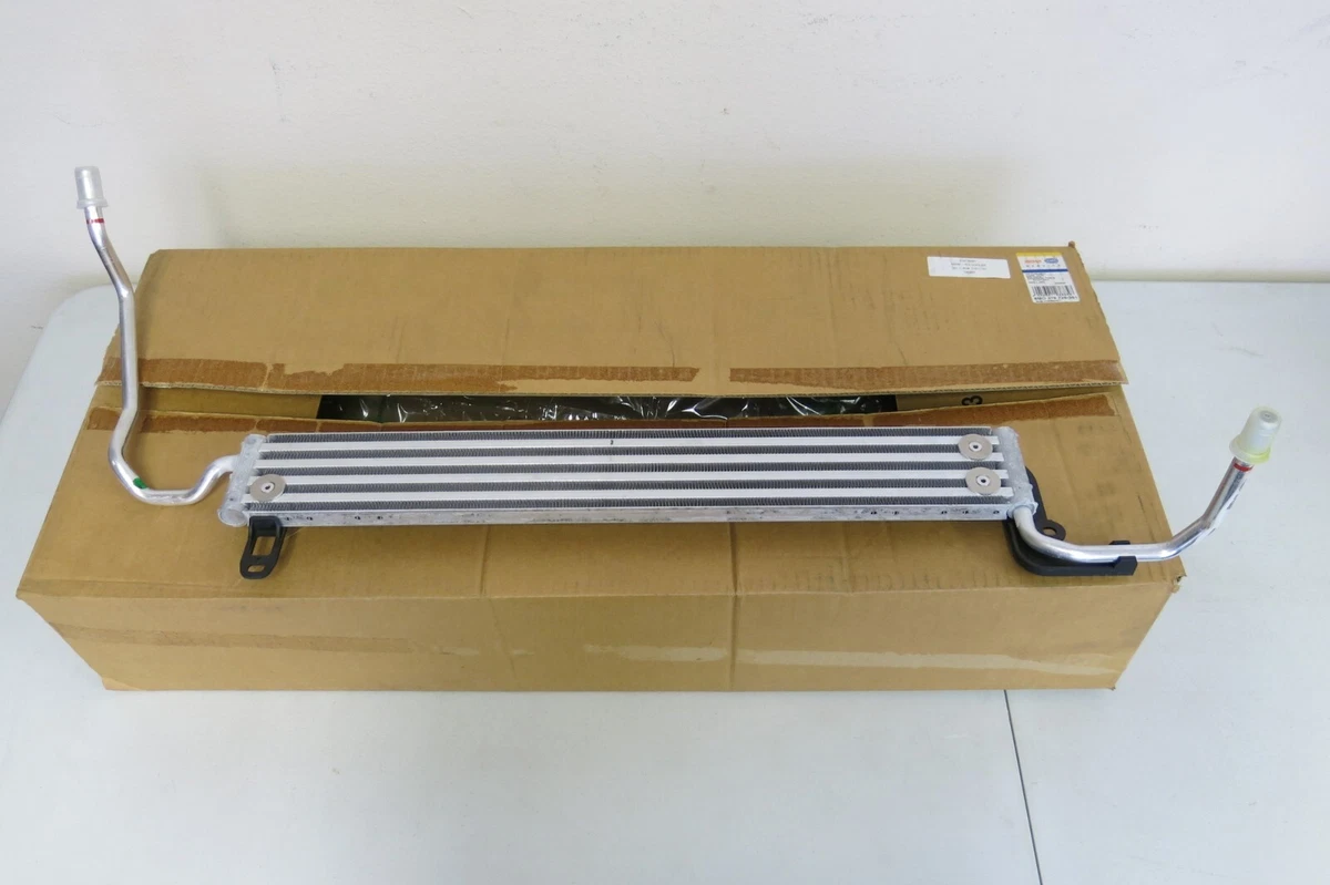 BEHR HELLA SERVICE 8MO 376 726-331 *** PREMIUM LINE *** Radiatore olio, Sterzo
