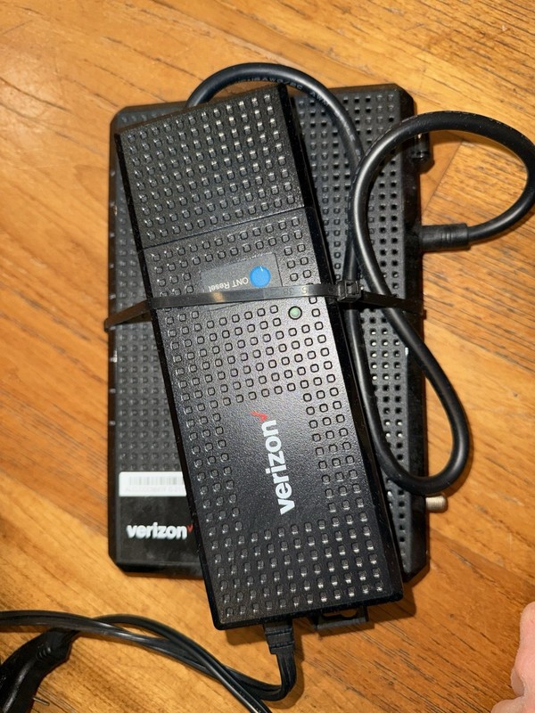 Verizon Modem Router Nokia Model with Cords