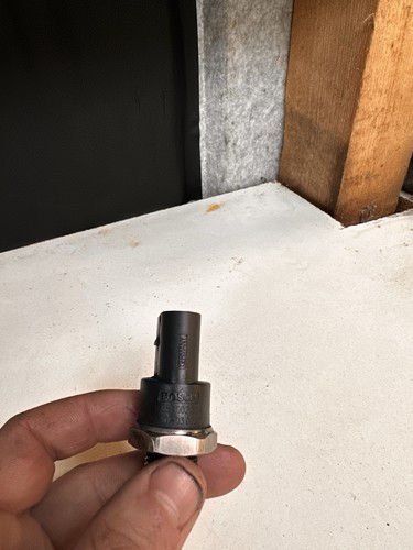 Kraftstoffdrucksensor 0281002842 für Mercedes-Benz W211 E270 E280 E320 W220 S320