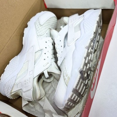 Nike Air Huarache Triple White Men s Size 8 318429-111 Used OG Box