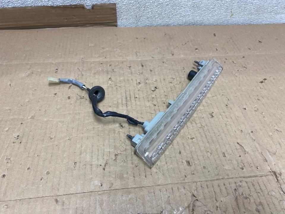 2008-2014 斯巴鲁 Tribeca Spoiler 3RD 第三刹车灯 原始设备制造商 84701XA010 U3000 DW — 第 3/4 张图片