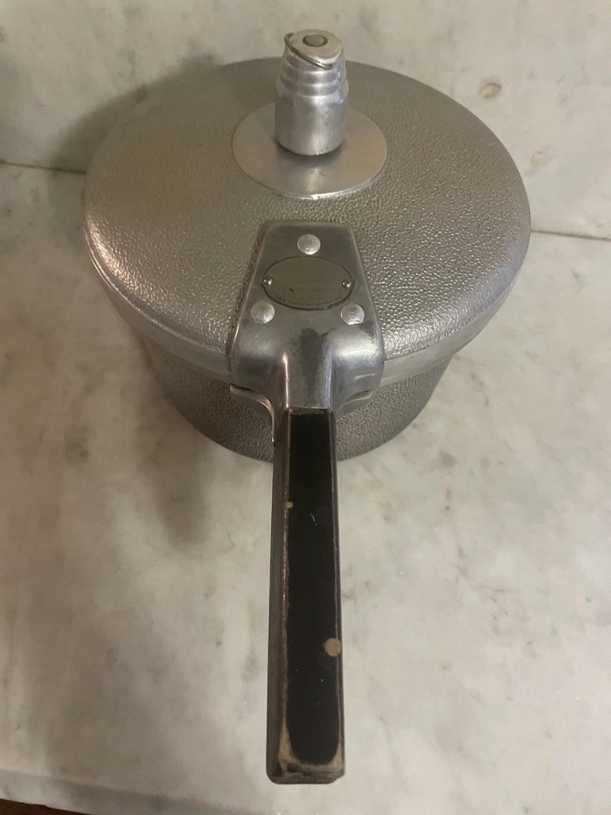 Vintage/Pre-Owned 1940-50 *Steamliner 4 qt. Aluminum Pressure Saucepan Cooker*