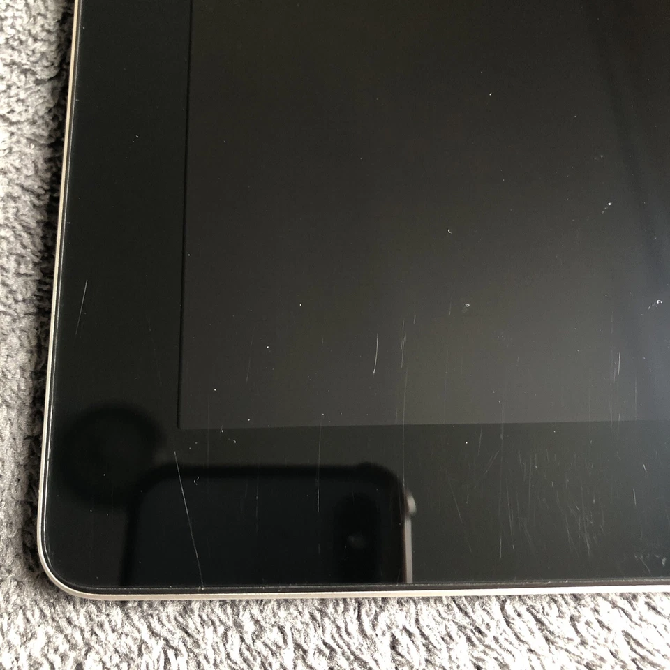 Apple iPad 4 A1458 (4th Generation) 16GB Wi-Fi with Retina Display iOS 10.3.3 - Image 4 of 4