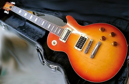 Fernandes FLG-140 Fine Mod Sunburst Electric Guitar W/Hard Case Used Product