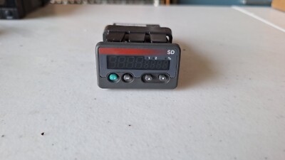 Watlow SD3C-HCUA-AAAA Temperature Controller SD9CHCUAAAAA Used