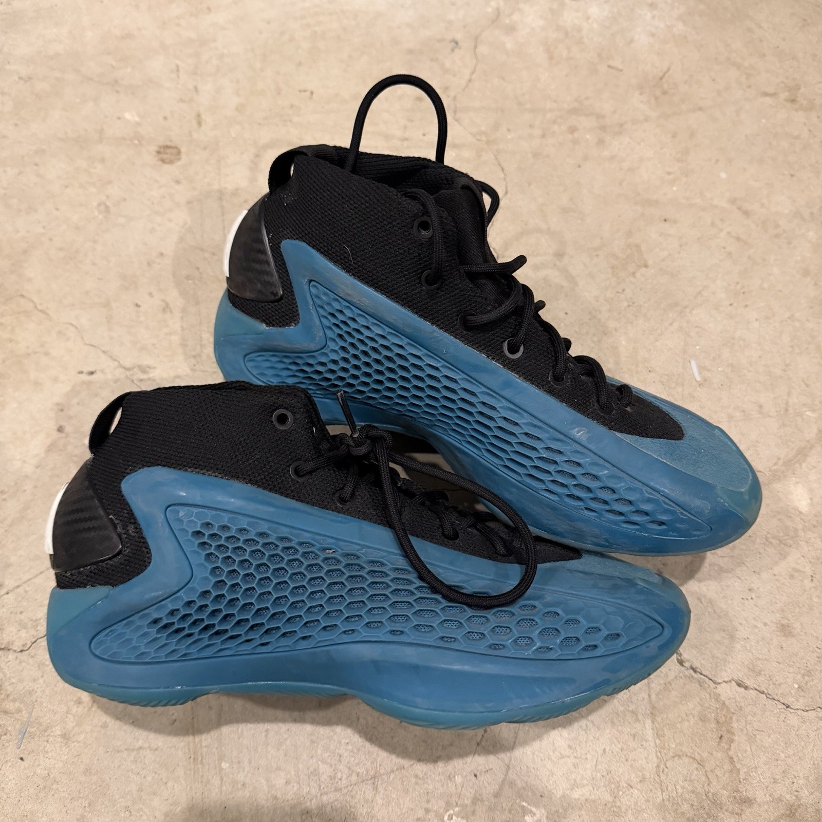 Sneakers Size 5