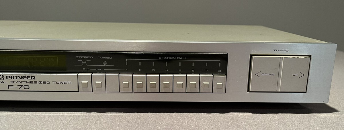 Pioneer F-70 FM AM Digital Synthesizer Tuner | eBay