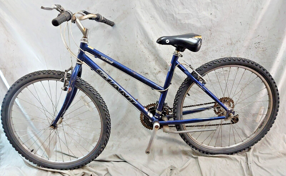 2004 Giant Upland MTB Bike Medium 17