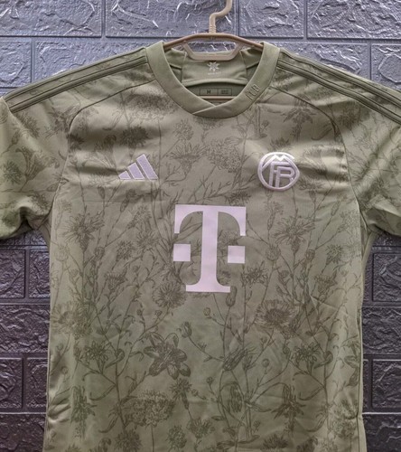 New Adidas Bayern Munich Manuel Neuer Wiesn Jersey 2023 Slim Fit Magic Lime Sz.M - Picture 2 of 5