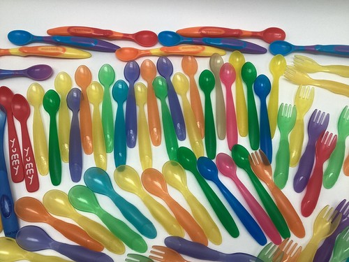 90 Colorful Baby Utensils Lot Fork Spoon Munchkin Gerber First Years Take & Toss - Picture 8 of 9