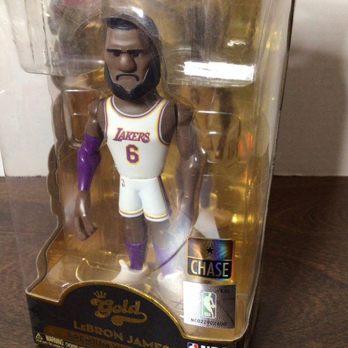 Funko Gold LeBron James 5” (Lakers White Jersey) Chase Premium Vinyl Figure 2021 - Picture 2 of 6