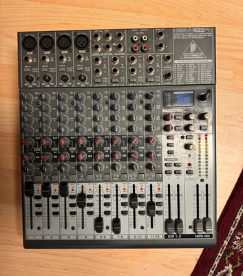 Behringer XENYX 1622FX Analog-Mischpult mit 24-Bit Multi-FX Prozessor