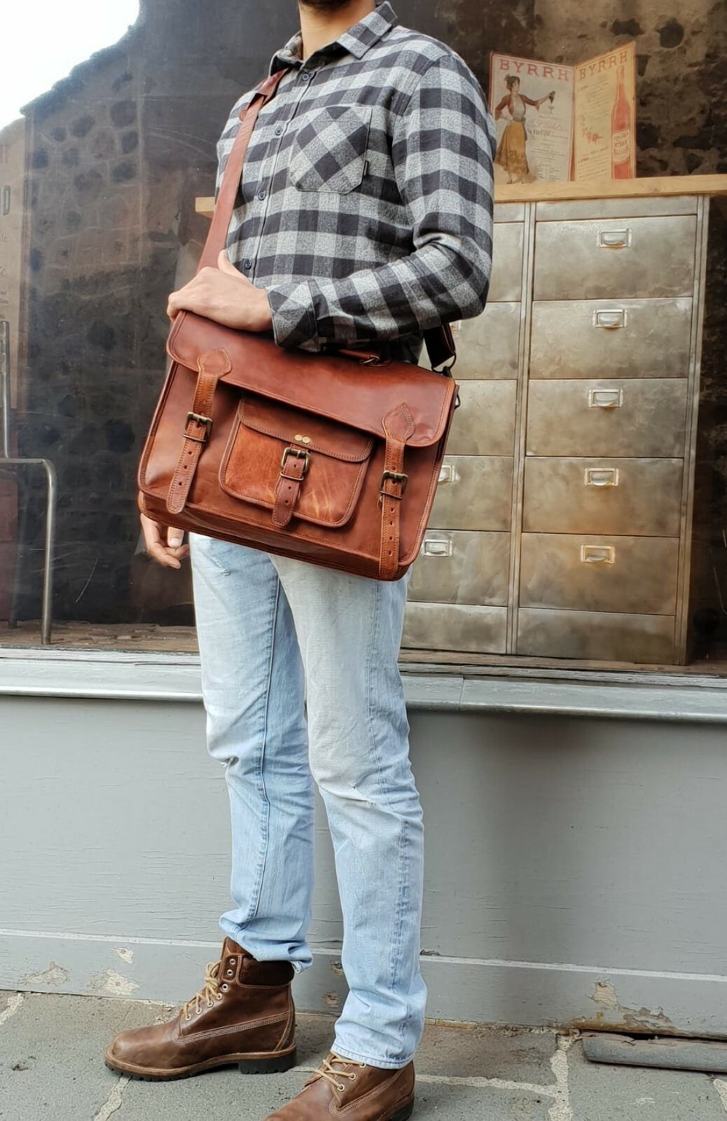 Men's 12-inch goat leather messenger bag for laptop in brown
