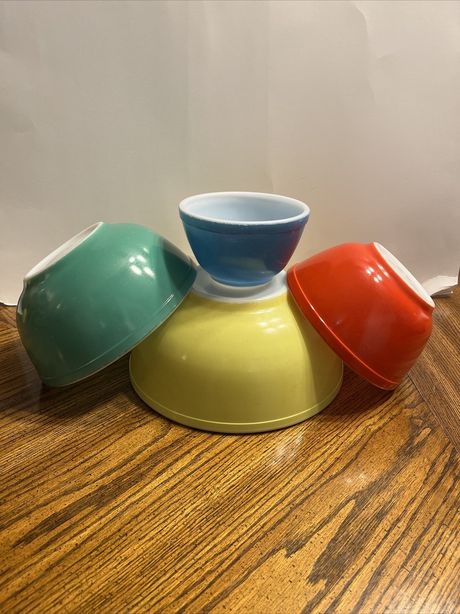 VTG Mid Century Pyrex Primary Colors Nesting Mixing Bowls Complete