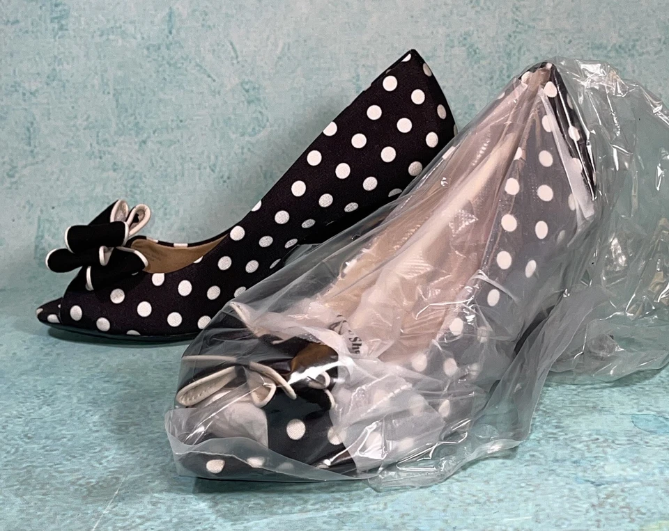 ISAAC MIZRAHI Jujubee Black Polka-Dot Suede/Lucite BOW Wedge sz 9.5M NIB - Image 4 of 4